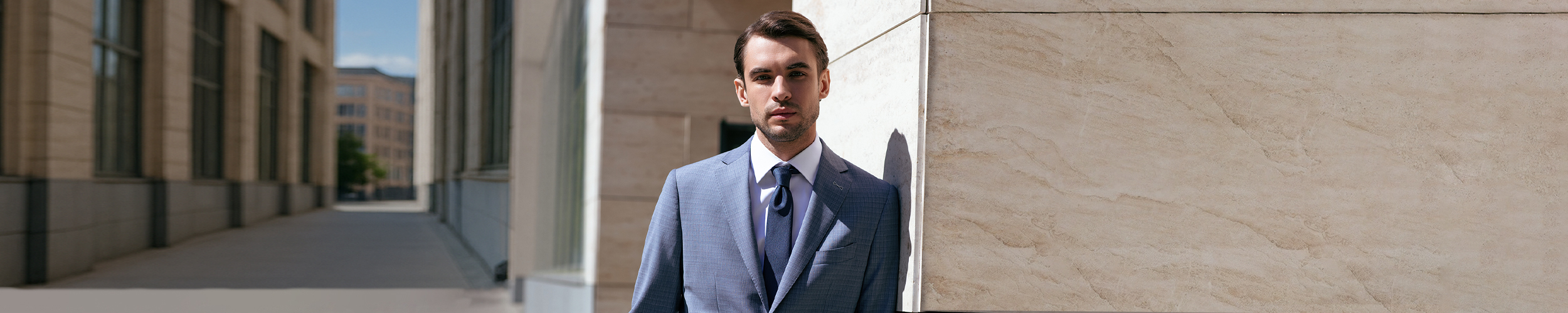 Неделя костюмов. Скидки до -50%